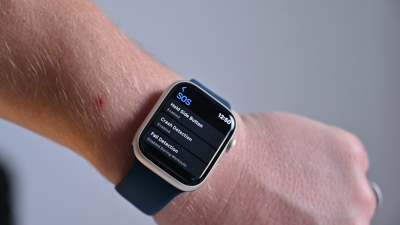 Crash detection toggle for Apple Watch Series 8