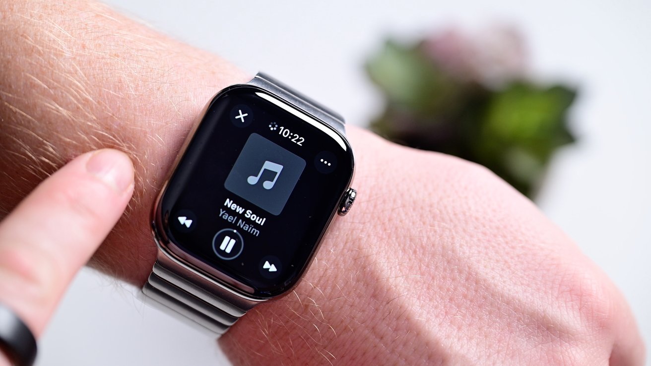 Playing back music on the Apple Watch through the watches speakers